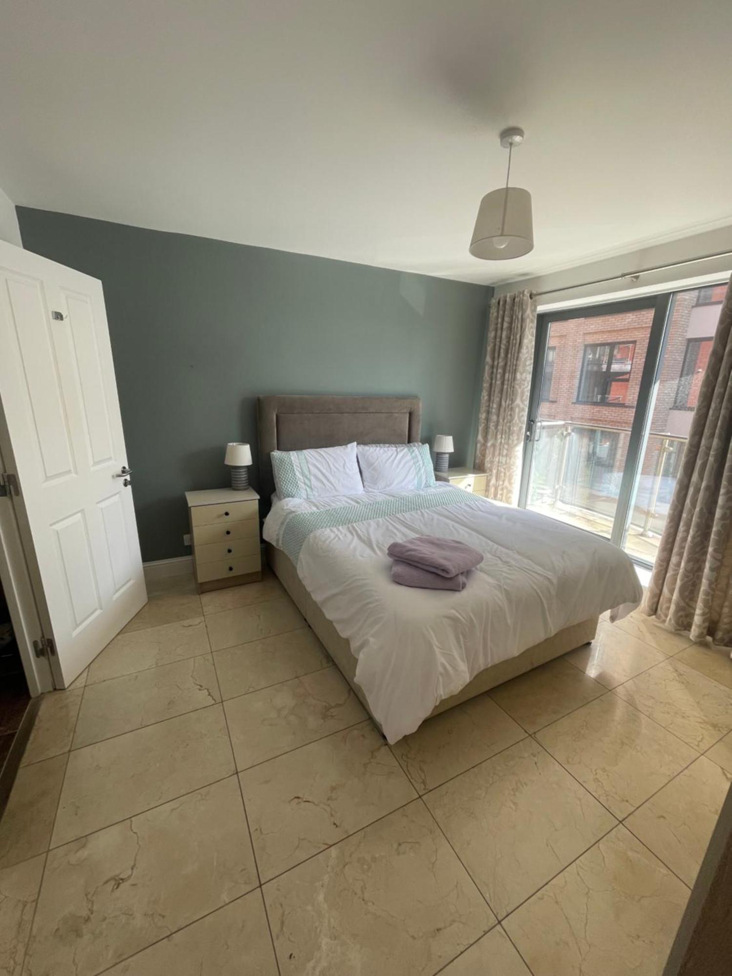Fabulous And Sunny 2 Bed Apartment, In City Centre Cork Exteriör bild
