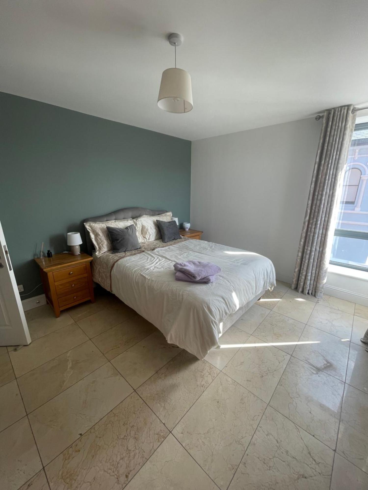 Fabulous And Sunny 2 Bed Apartment, In City Centre Cork Exteriör bild
